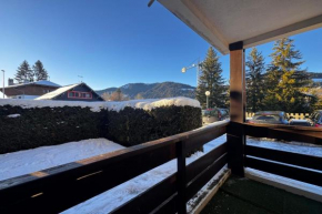 Apartment with balconies on the snow front Megève